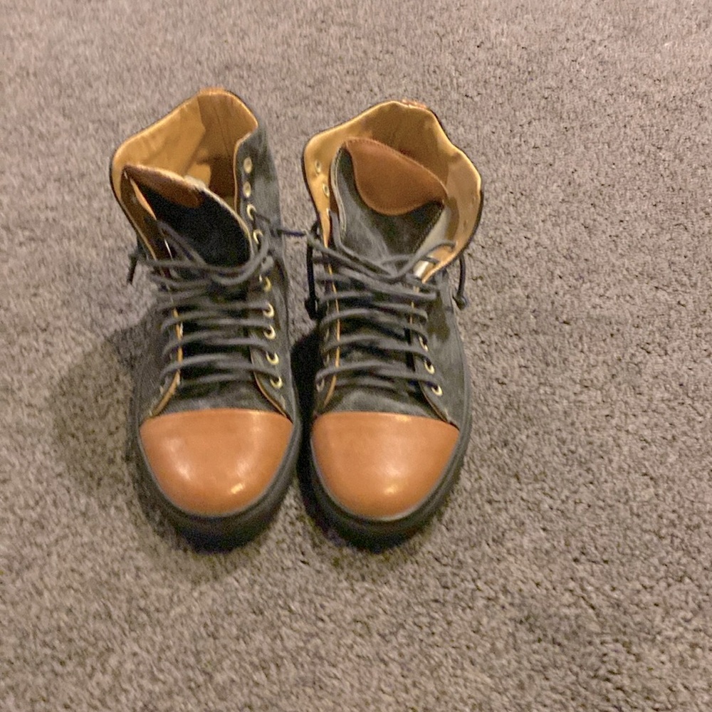 Kenneth Cole gray, and tan shoes